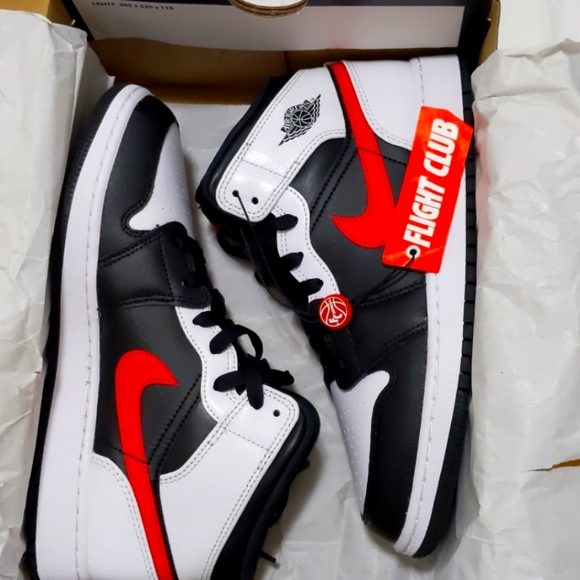 Air Jordan Mid 1 Black/ Chile red-white - Picture 1 of 3